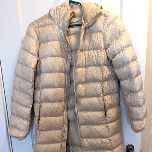 Lightweight cozy packable TNA puffy jacket